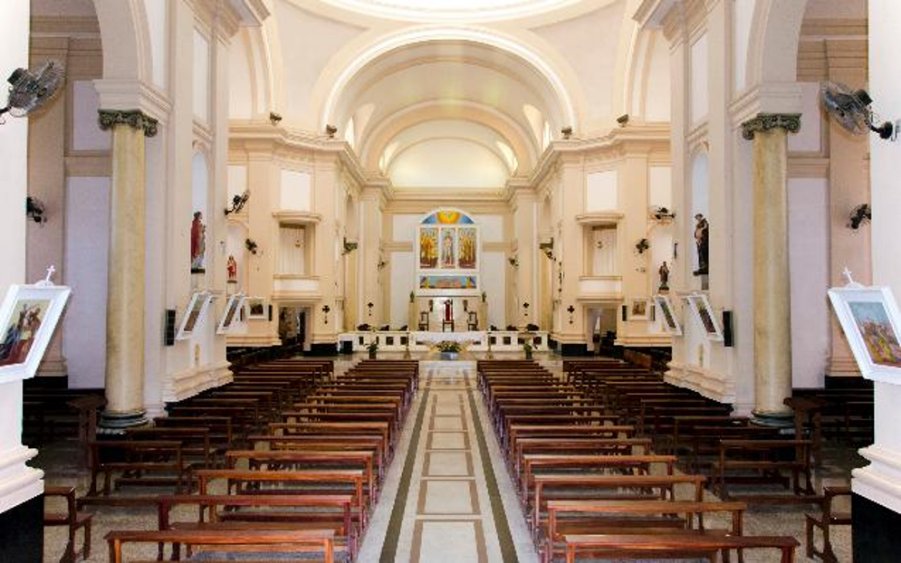 Exposição e montagem do Altar-Mor e dos 14 passos da Paixão, obras sacras de Candido Portinari, executadas após o restauro