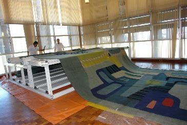 Equipamento fabricado para restauração da obra. Obra extendida