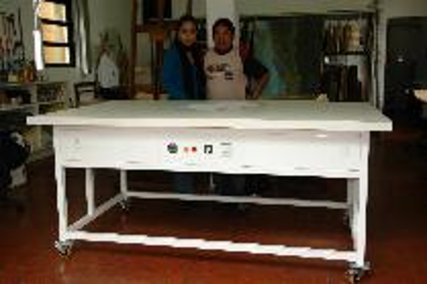 Mesa térmica para restauro de obras de arte em suporte tela